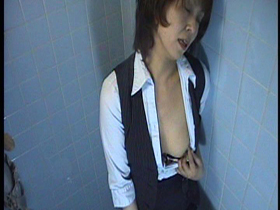 都内某所の公園トイレオナニーおしっこ盗撮スパイカメラ映像4時間29人　サンプル画像14